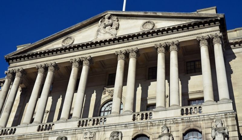 BoE cuts rates